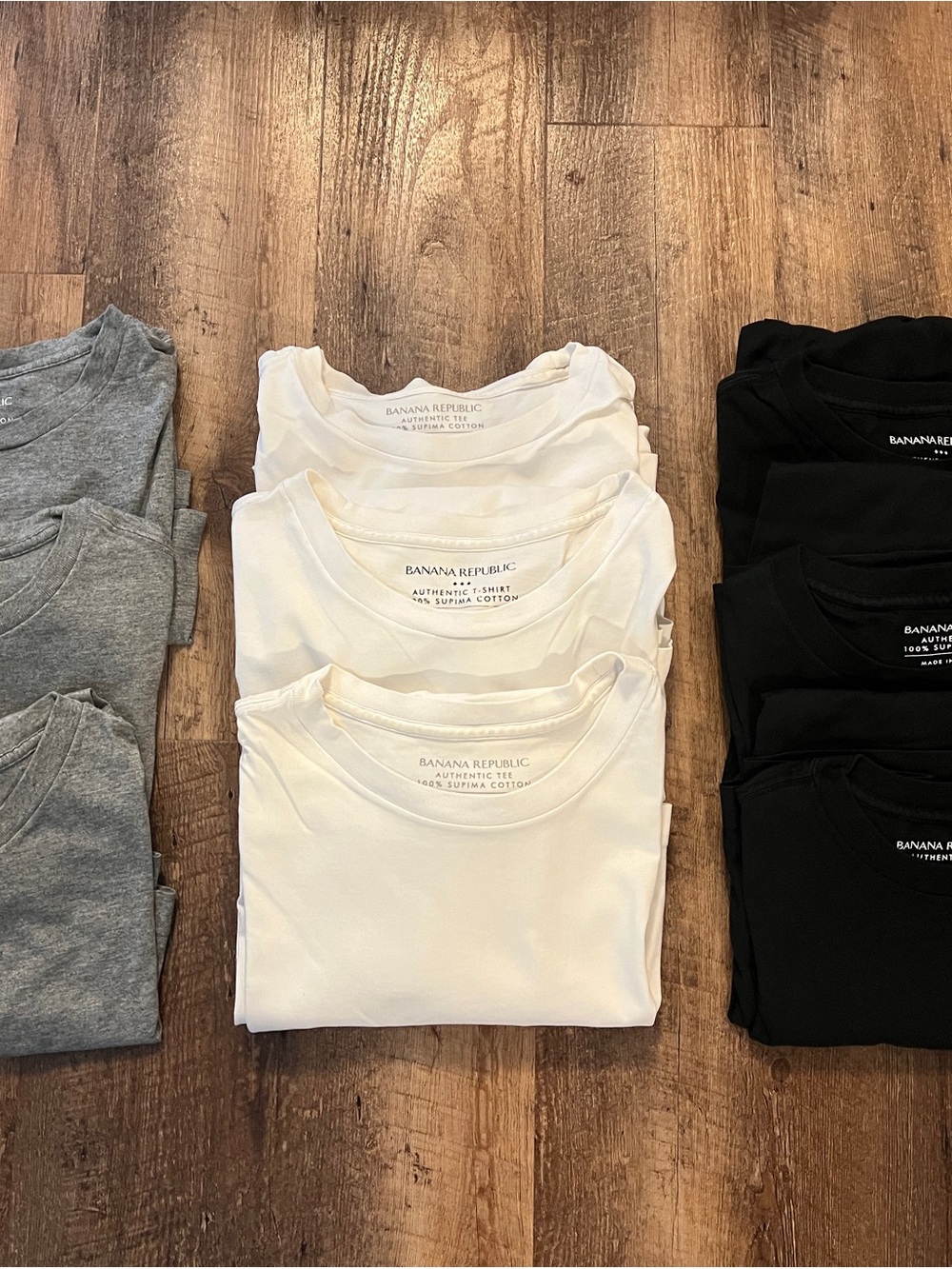 Banana Republic Crewneck Tee- AUTHENTIC T-SHIRT 100% SUPIMA COTTON
